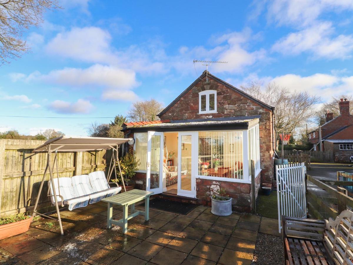 The Laurels Barn Villa Oswestry Exterior photo