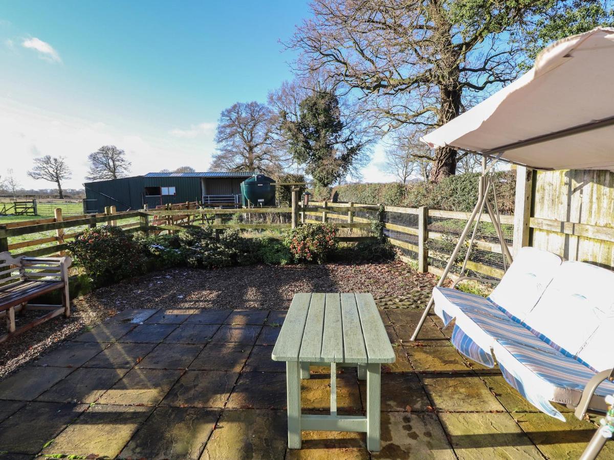 The Laurels Barn Villa Oswestry Exterior photo